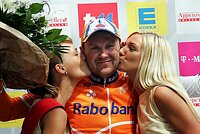 Graeme Brown/Rabobank freut sich ber Tagessieg in Bad Tlz [ by Jrgen Burkhardt, Brenhofstrae 25, 70771 Leinfelden-Echterdingen. Telefon 0711/791424, Fax 0711/791437.Postbank Stuttgart(BLZ 600 100 70) Konto 234130-708) www.jb-photodesign.de. Bitte zwei Belegexemplare zusenden. Nutzung ist honorarpflichtig gemaess MFM zzgl. 16% MWSt. Drittrechte sind nicht geklaert. NO MODEL RELEASE. Jede Weitergabe dieses Materials an Dritte ohne ausdrueckliche Genehmigung ist untersagt.]


[ by Jrgen Burkhardt, Brenhofstrae 25, 70771 Leinfelden-Echterdingen. Telefon 0711/791424, Fax 0711/791437.Postbank Stuttgart(BLZ 600 100 70) Konto 234130-708) www.jb-photodesign.de. Bitte zwei Belegexemplare zusenden. Nutzung ist honorarpflichtig gemaess MFM zzgl. 16% MWSt. Drittrechte sind nicht geklaert. NO MODEL RELEASE. Jede Weitergabe dieses Materials an Dritte ohne ausdrueckliche Genehmigung ist untersagt.]

